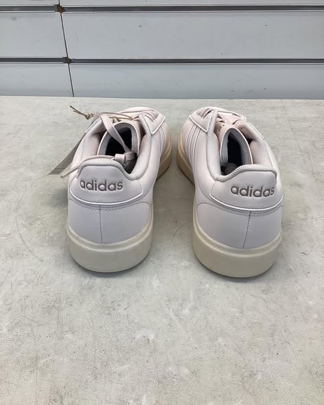 Adidas Women's Grand Court 2.0 Shoe Size 8