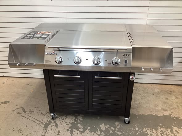 Charbroil Vibe 4 -Burner Liquid propane Flat Top Grill