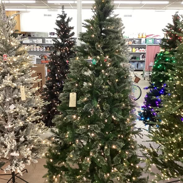 Wondershop 7.5' Pre-lit Virginia Pine Artificial Christmas Tree Dual Color Lights