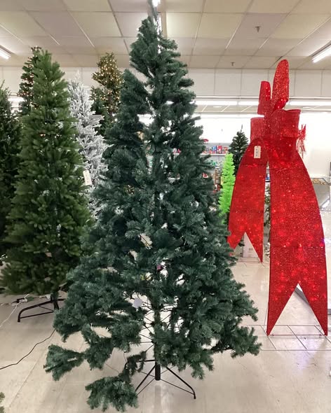 National Tree Company 9-ft North valley spruce Pre-lit Blue Artificial Christmas Tree with White Incandescent Lights