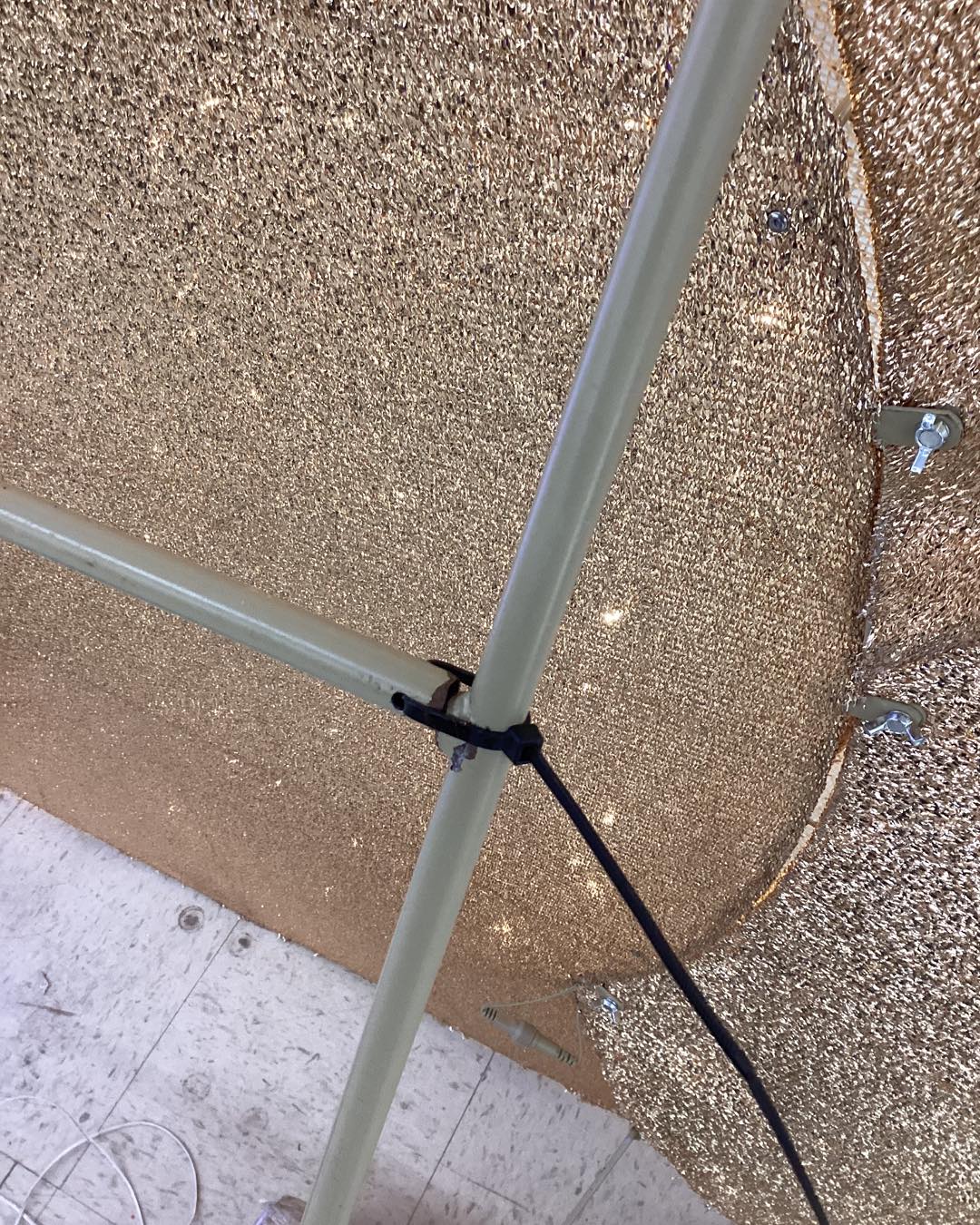 Holiday Bear with 600 LED Lights 2.7 m (9ft.) - Used