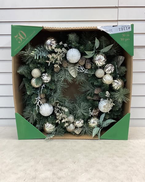 30 in 50 LED lights Christmas wreath