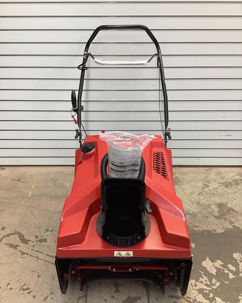 Troy-Bilt Squall 21 in. 123 cc Single-Stage Gas Snow Blower with E-Z Chute Control