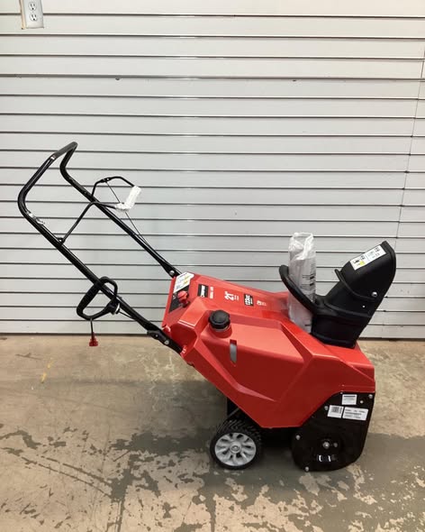 Troy-Bilt Squall 21 in. 123 cc Single-Stage Gas Snow Blower with E-Z Chute Control