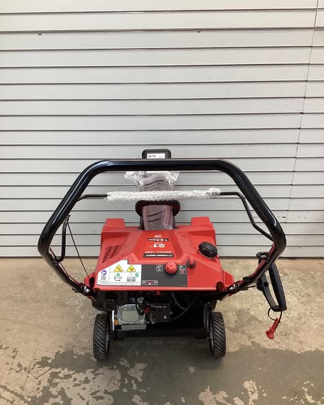Troy-Bilt Squall 21 in. 123 cc Single-Stage Gas Snow Blower with E-Z Chute Control