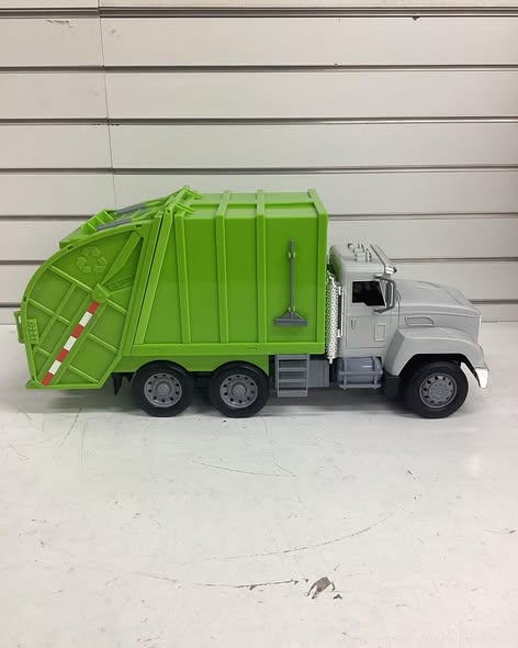 DRIVEN by Battat Standard Series RC Recycling Truck