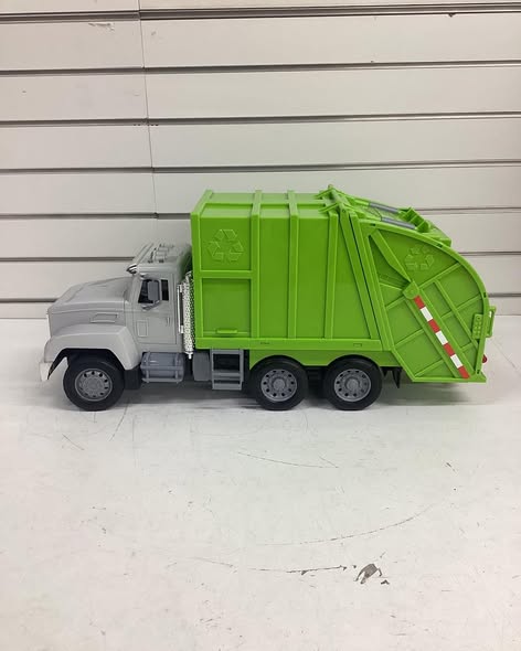 DRIVEN by Battat Standard Series RC Recycling Truck