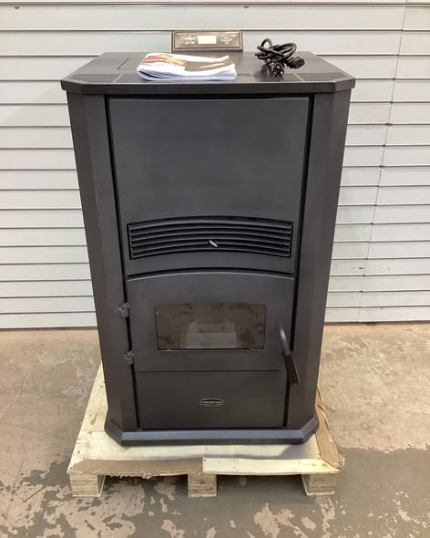 ComfortBilt 2800 sq. ft. HP42-Alpine Pellet Stove Heating Space - Lightly Used