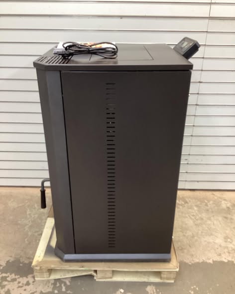 ComfortBilt 2800 sq. ft. HP42-Alpine Pellet Stove Heating Space - Lightly Used