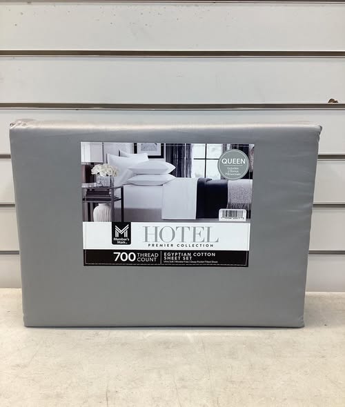 Member’s Mark Hotel Premier Collection 700-Thread-Count Solid Egyptian Cotton Sheet Set Queen Size