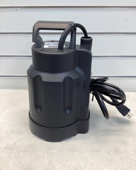Utilitech 1/3-HP 115 -Volt 30-Gallon Thermoplastic Submersible utility pump - Lightly Used