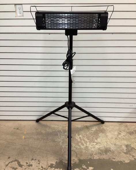 HEAT STORM Tradesman 1500-Watt Electric Indoor/Outdoor Quartz Infrared Portable Space Heater