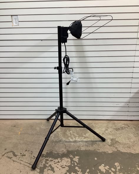 HEAT STORM Tradesman 1500-Watt Electric Indoor/Outdoor Quartz Infrared Portable Space Heater