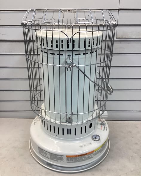 DuraHeat Portable Convection Kerosene Heater Provides 23,800 Btu's of Warmth - Lightly Used