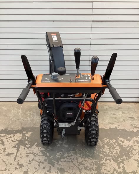 Generac GC3000 30" 2-Stage Snowblower 375cc Engine