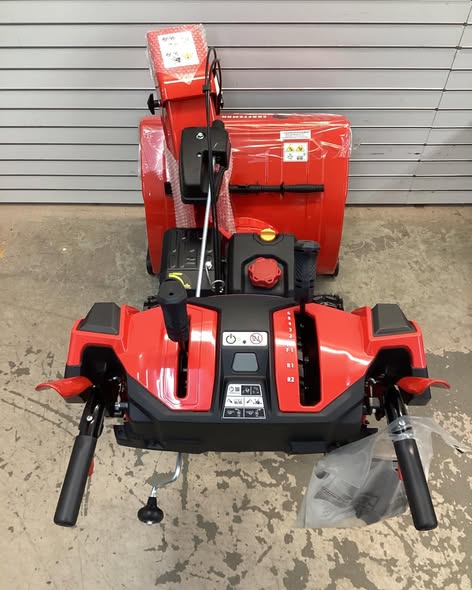 Craftsman PERFORMANCE 26 V20 BATTERY START 26-IN TWO-STAGE SELF-PROPELLED GAS SNOW BLOWER