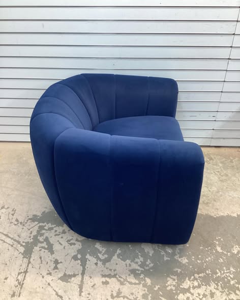 Harper & Bright Designs Dark Blue Soft Velvet 360-degree Swivel Barrel Chair Modern Club chair