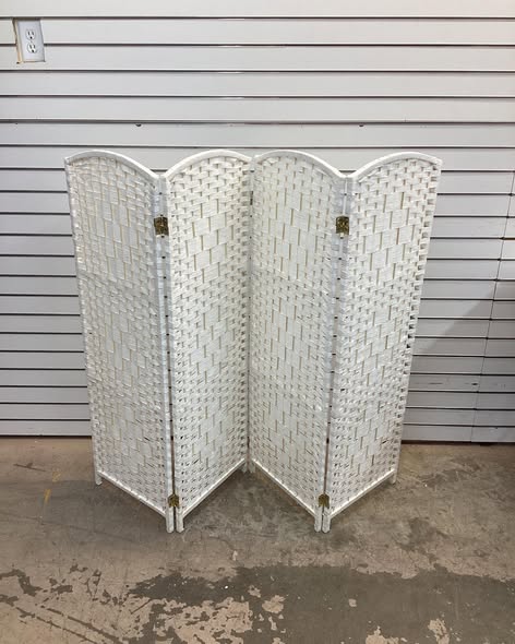 RED LANTERN 4 ft. Short Diamond Weave Fiber Folding Screen - White - 4 Panel