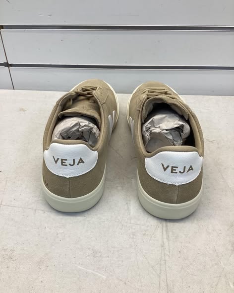 Veja Men's Campo Leather Sneaker Size 11