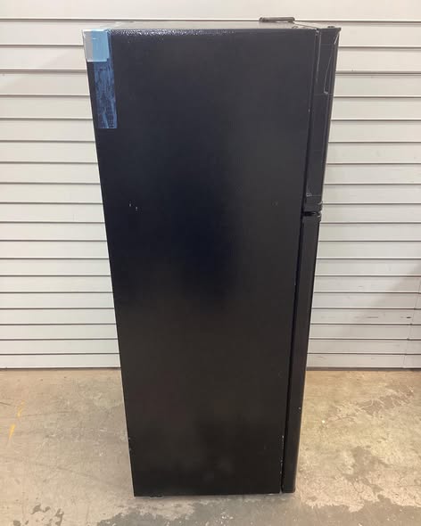 ARCTIC CHEF 7.5 cu. ft. Mini Refrigerator in Black
