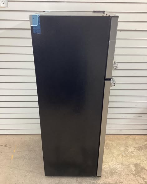 Frigidaire 7.5 cu. ft. Mini Refrigerator in Platinum with Top Freezer