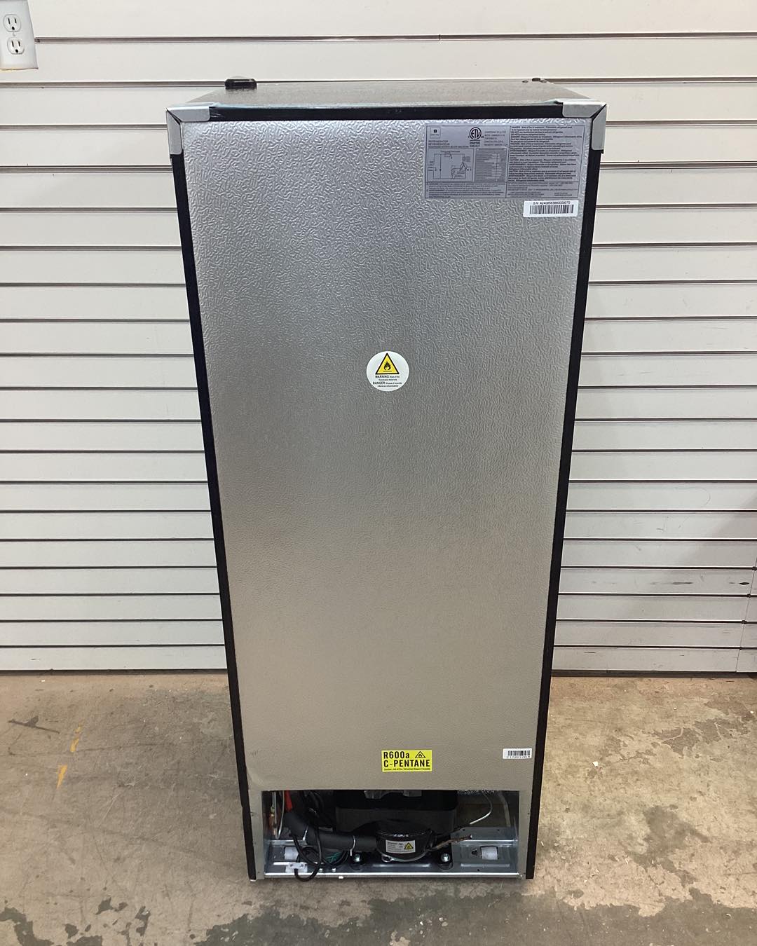 ARCTIC CHEF 7.5 cu. ft. Mini Refrigerator in Black