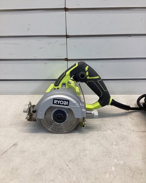 RYOBI 12 -Amps 4 in. Blade Corded Wet Tile Saw - Lightly used