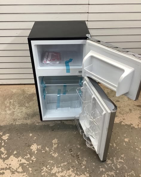 Frigidaire 3.2 cu. ft. Retro 2-Door Mini Refrigerator in Platinum Design with Top Freezer