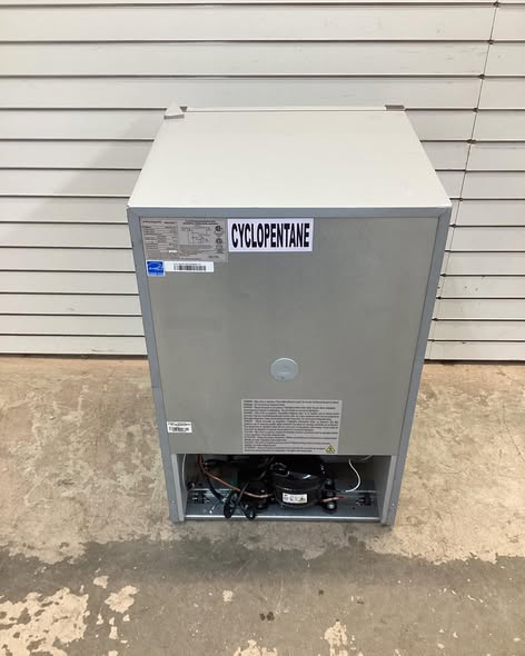 Frigidaire 4.5 cu. ft. 23 in. Retro Mini Refrigerator with Sleek Design with Freezer and Manual Defrost in Stainless steel