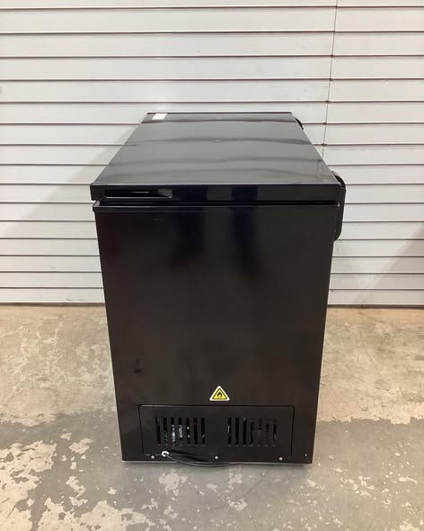 Frigidaire 7.0 Cu. Ft. Convertible Chest Freezer & Refrigerator, Manual Defrost, Garage-Ready, Removable Basket
