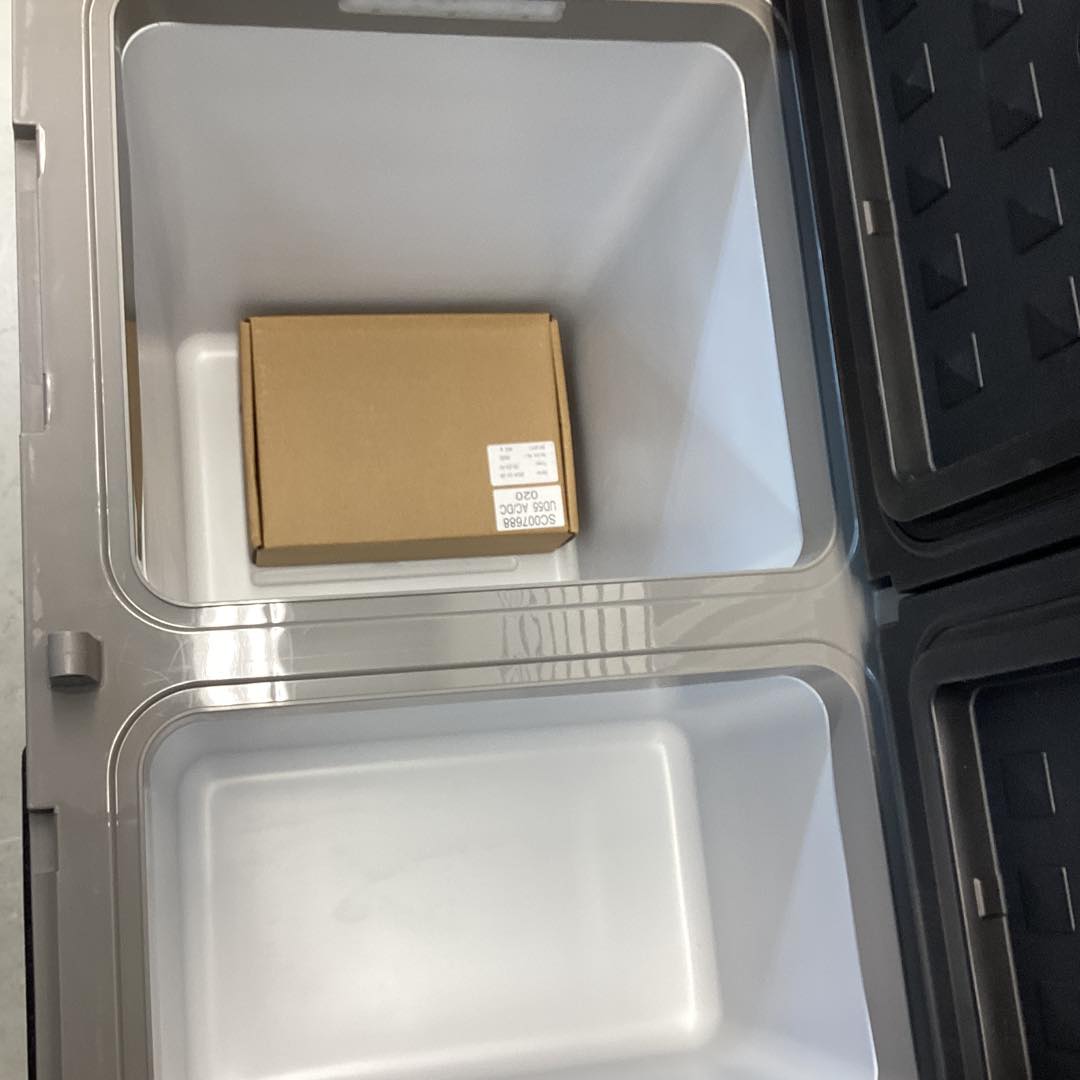 Frigidaire 27.17-in W 90 -Can Capacity Black Portable Indoor or outdoor Beverage Refrigerator
