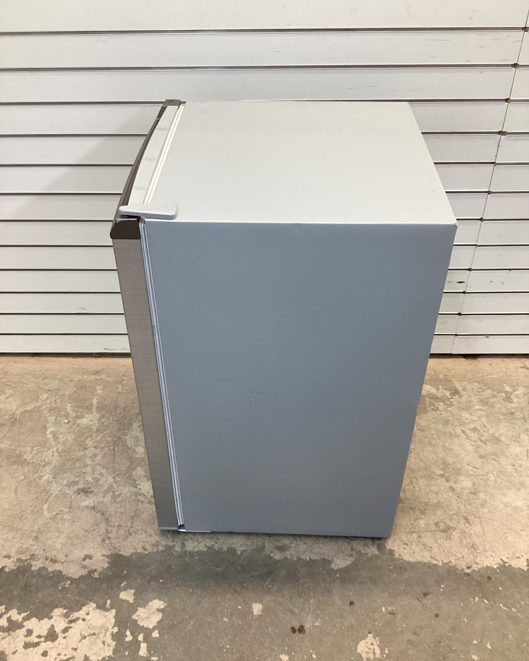Frigidaire 4.5 cu. ft. 23 in. Retro Mini Refrigerator with Sleek Design with Freezer and Manual Defrost in Stainless steel