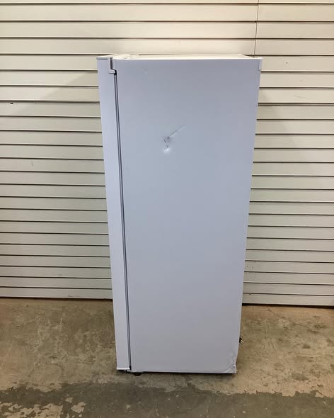 Hamilton Beach 10 cu. ft. Manual Defrost Upright Freezer in White