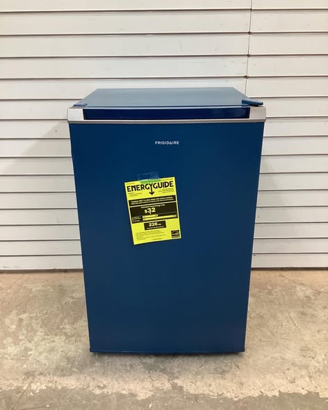 Frigidaire 4.5 cu. ft. 23 in. Retro Mini Refrigerator with Sleek Design with Freezer and Manual Defrost in Blue
