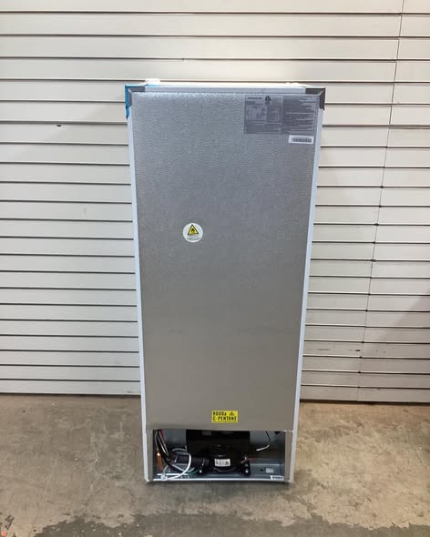 Frigidaire 7.5 cu. ft. Top Freezer Refrigerator