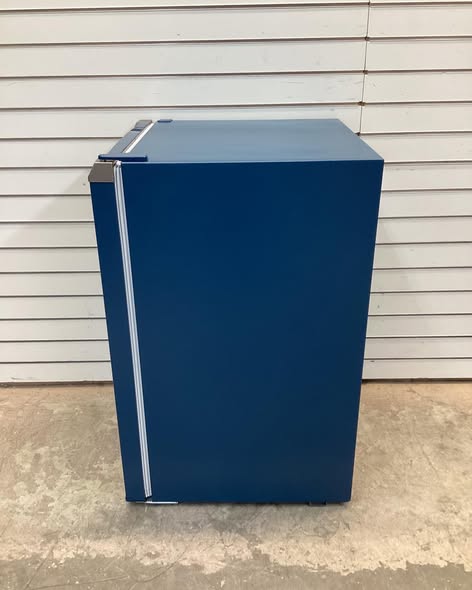 Frigidaire 4.5 cu. ft. 23 in. Retro Mini Refrigerator with Sleek Design with Freezer and Manual Defrost in Blue
