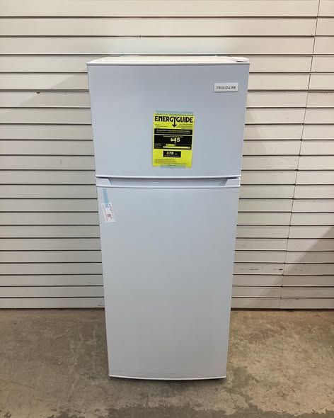 Frigidaire 7.5 cu. ft. Top Freezer Refrigerator