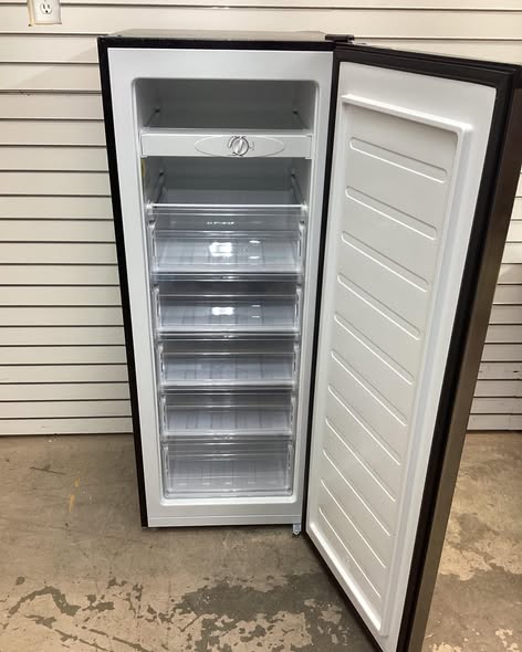 Frigidaire Gallery 7 cu. ft. Upright Convertible Fridge/Freezer