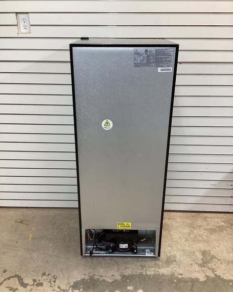 ARCTIC CHEF 2 Door Apartment Size Refrigerator with Freezer, Stainless