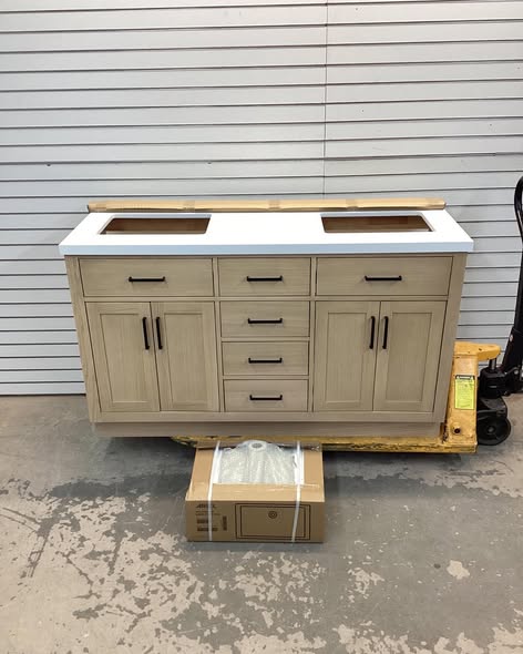 Vanity - Tidworth Solid Wood Double Bathroom Vanity with 1.5'' White Quartz Top