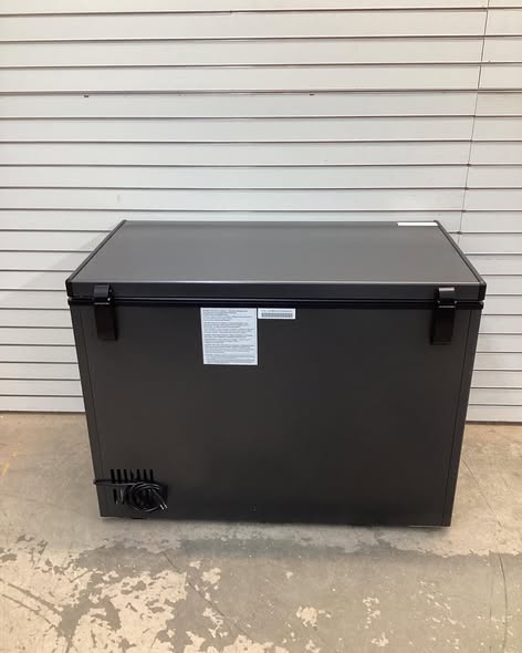 Frigidaire 10 cu. ft. Freezer with Manual Defrost Chest Freezer Easy Drain in Black Garage Ready