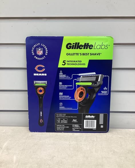 Gillette Labs NFL Chicago Bears Men's Razor, Handle + 8 Cartridges