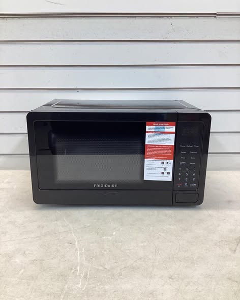 Frigidaire 18 in 700 w 0.7 CU FT MICROWAVE IN BLACK