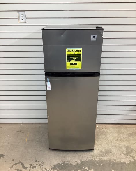 ARCTIC CHEF 2 Door Apartment Size Refrigerator with Freezer, Stainless