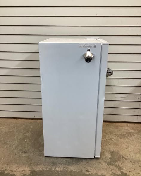 Frigidaire 3.2 cu. ft. Retro Mini Fridge in White