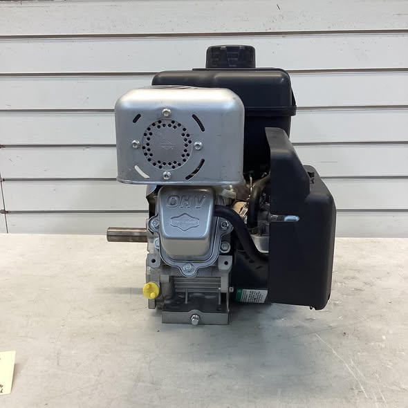 Engine - Briggs & Stratton 1150 Series Horizontal OHV Engine, 250cc, 1in. x 2 7/8in. Shaft - Lightly Used