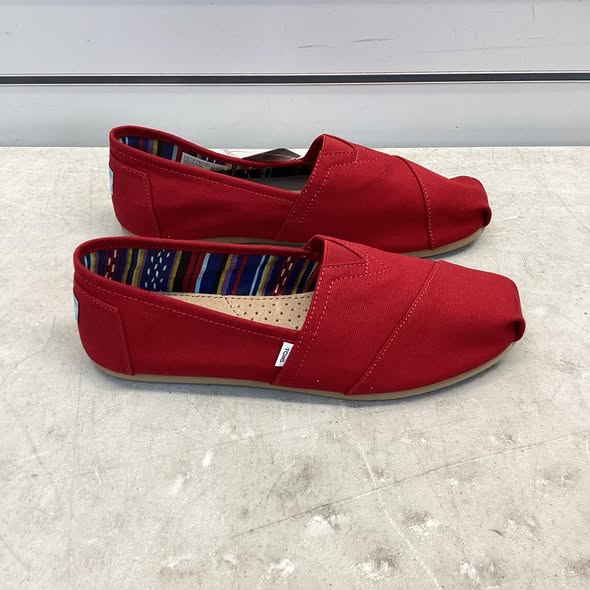 TOMS Women's Classic Canvas Shoe in Red Size 10