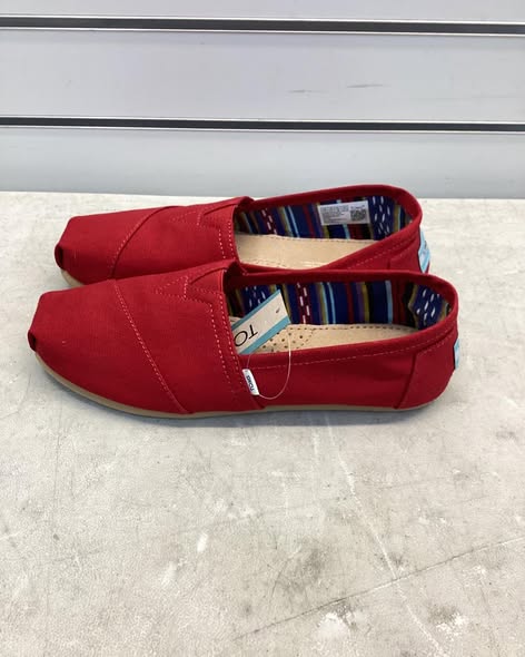 Women's Shoes - TOMS Women's Classic Canvas Shoe in Red Size 7.5