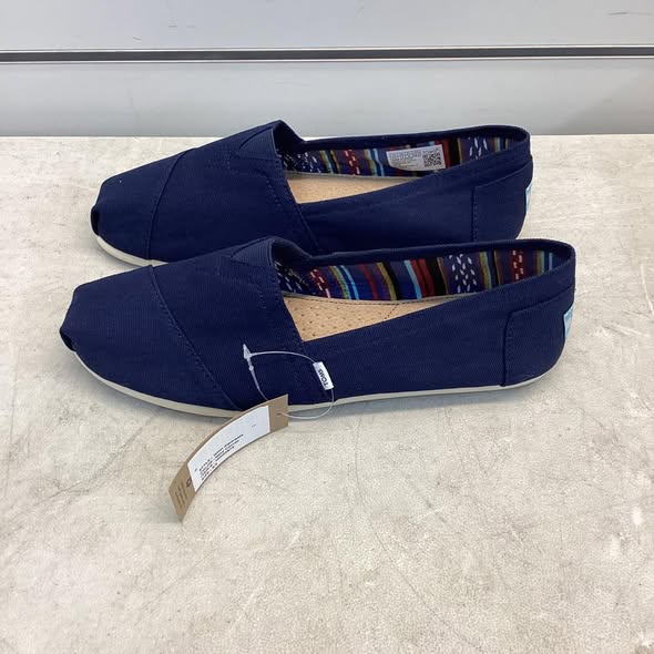Women's Shoes - TOMS Women's Classic Canvas Shoe Navy Blue Size 9.5