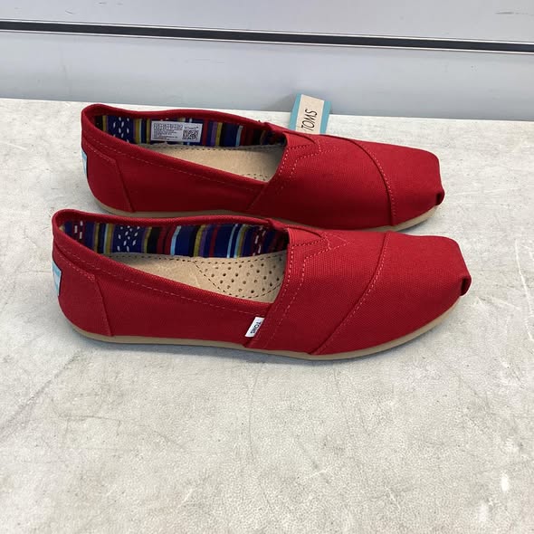 Women's Shoes - TOMS Women's Classic Canvas Shoe in Red Size 6.5